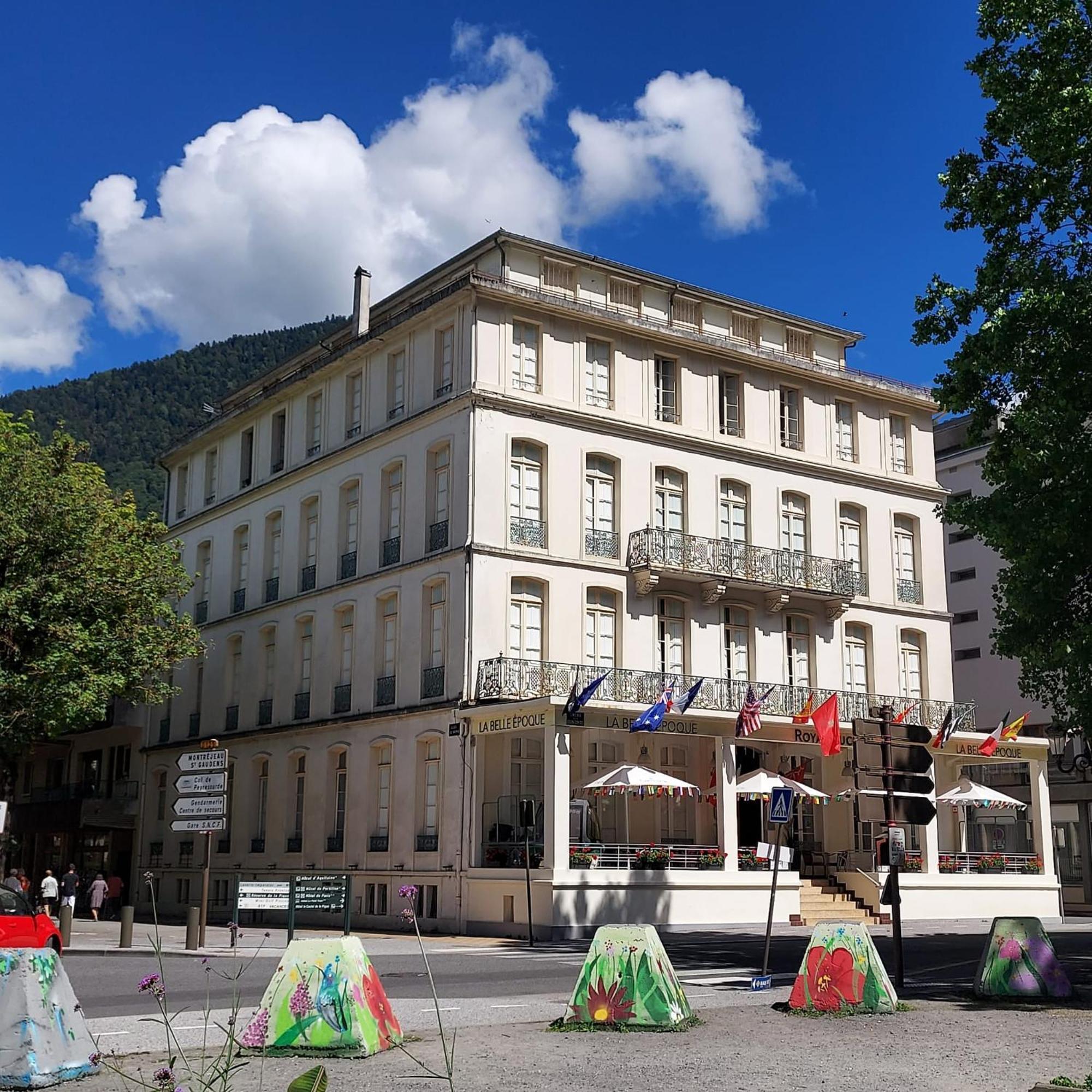 Royal Luchon Aparthotel Bagnères-de-Luchon Buitenkant foto