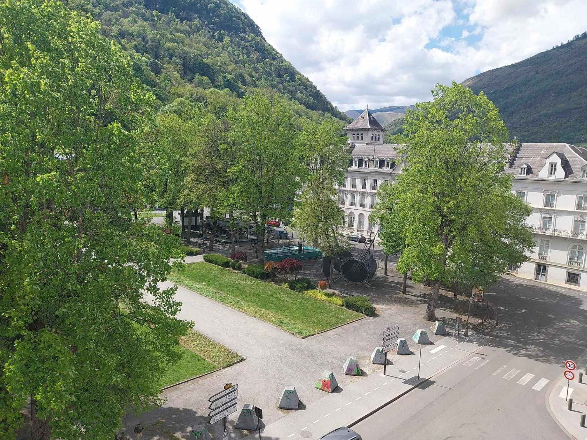 Royal Luchon Aparthotel Bagnères-de-Luchon Buitenkant foto